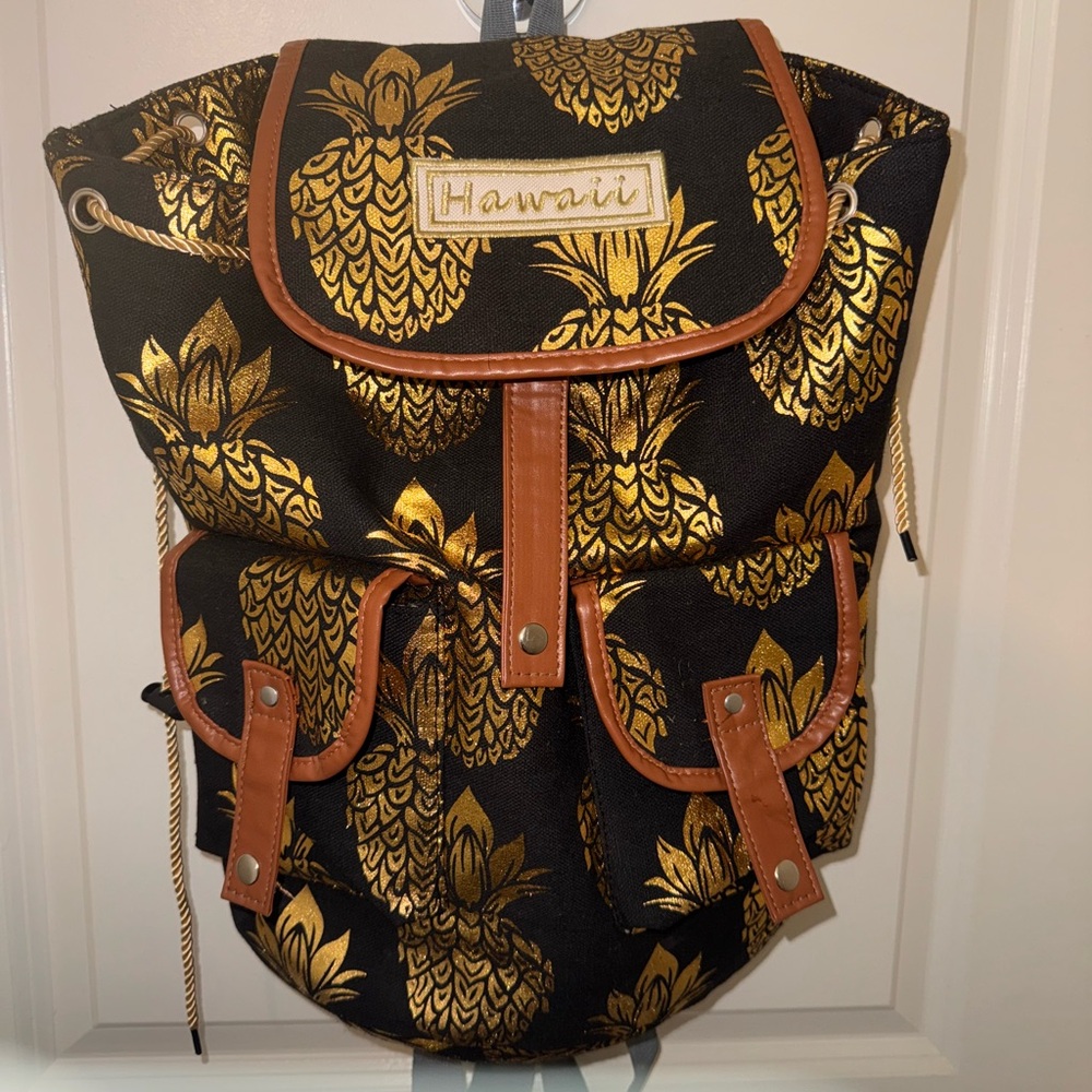 Black and Gold Hawaii Pineapple Backpack